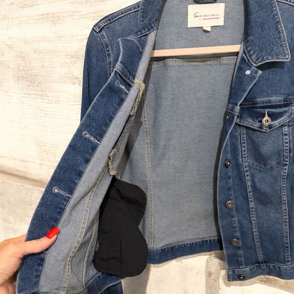 IEC Vince Camuto- Turo Line Denim Jacket. Amazing Stretch in Size Large. - Picture 4 of 8